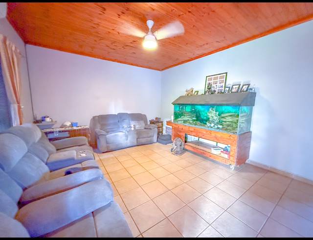 3 BEDROOM HOUSE FOR SALE IN GRANTHAM PARK